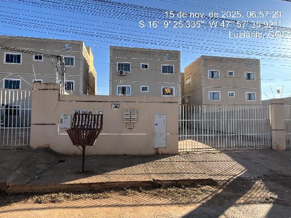 Vende-se em Luziania-GO  apto, 60.81 de área total, 53.55 de área privativa,  2_qto(s), WC, 1_sala(s), cozinha, 1_vaga(s) de garagem.