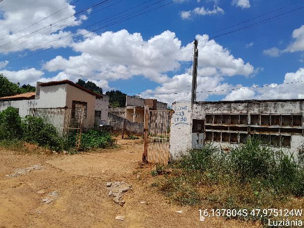 Vende-se em Luziania-GO  Casa, 60.32 de área total, 60.32 de área privativa, 161.33 de área do terreno,  2_qto(s), WC, 1_sala(s), cozinha, 1_vaga(s) de garagem.