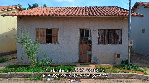 Vende-se em Luziania-GO  Casa, 106.87 de área total, 56.00 de área privativa, 101.85 de área do terreno,  2_qto(s), WC, 1_sala(s), cozinha.
