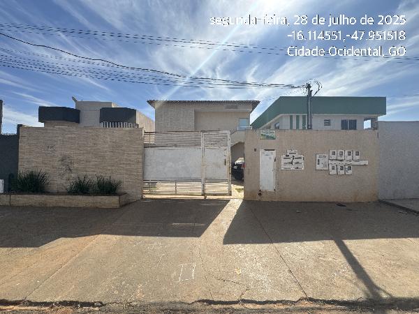 Vende-se em Cidade Ocidental-GO  apto, 84.82 de área total, 51.26 de área privativa,  2_qto(s), varanda, a.serv, WC, 1_sala(s), cozinha, 1_vaga(s) de garagem.