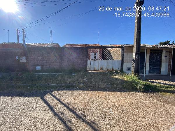 Vende-se em Cocalzinho De Goias-GO  Casa, 47.50 de área total, 47.50 de área privativa, 180.00 de área do terreno,  2_qto(s), a.serv, WC, 1_sala(s), cozinha.