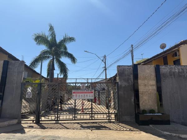 Vende-se em Cidade Ocidental-GO  Casa, 90.22 de área total, 69.92 de área privativa, 95.68 de área do terreno,  2_qto(s), a.serv, WC, 1_sala(s), 1 lavabo(s), cozinha, 1_vaga(s) de garagem.
