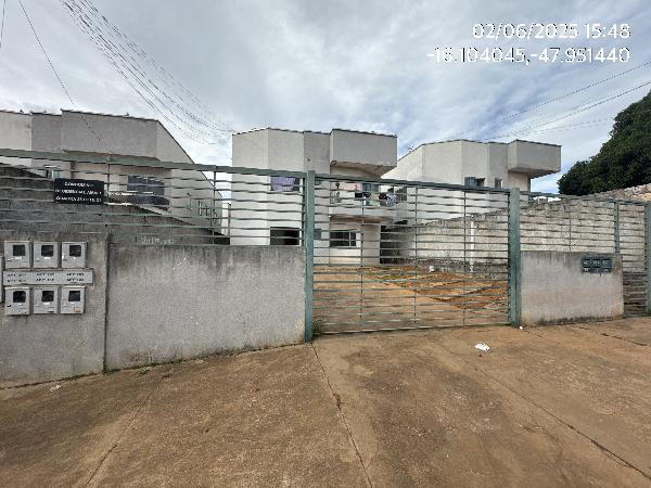 Vende-se em Cidade Ocidental-GO  apto, 86.00 de área total, 50.13 de área privativa,  2_qto(s), a.serv, WC, 1_sala(s), cozinha, 1_vaga(s) de garagem.