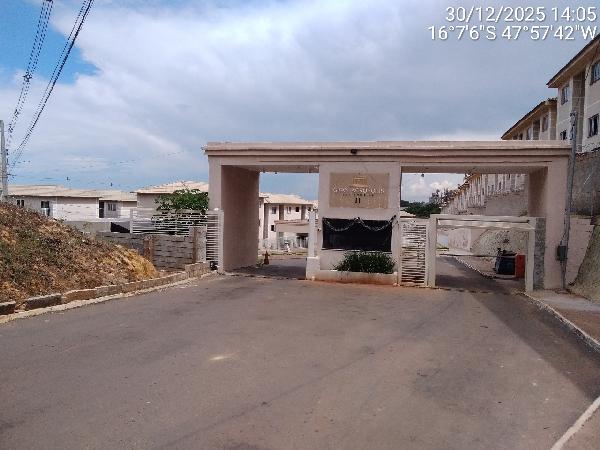 Vende-se em Luziania-GO  apto, 57.72 de área privativa,  3_qto(s), varanda, a.serv, WC, 1_sala(s), 1 lavabo(s), cozinha, 1_vaga(s) de garagem.