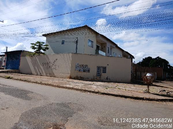 Vende-se em Cidade Ocidental-GO  apto, 81.82 de área total, 50.10 de área privativa,  2_qto(s), WC, 1_sala(s), cozinha.