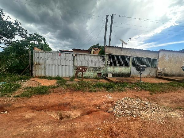 Vende-se em Luziania-GO  Casa, 54.78 de área privativa, 180.00 de área do terreno,  2_qto(s), WC, 1_sala(s), sacada, cozinha.