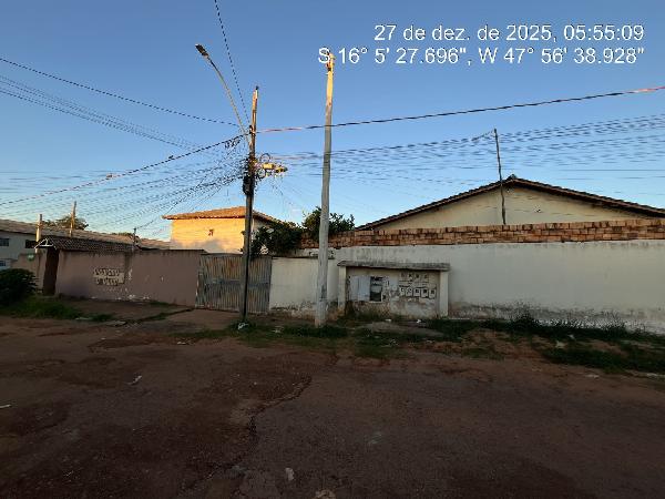 Vende-se em Cidade Ocidental-GO  Casa, 59.39 de área total, 53.14 de área privativa, 118.75 de área do terreno,  2_qto(s), varanda, WC, 1_sala(s), cozinha.