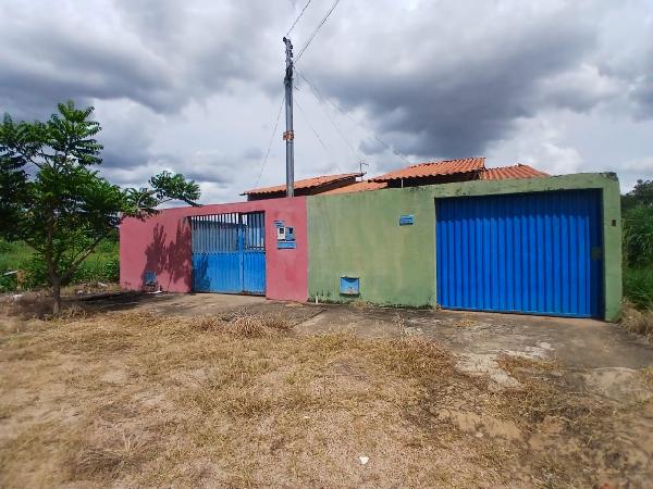 Vende-se em Luziania-GO  Casa, 59.00 de área total, 59.00 de área privativa, 179.17 de área do terreno,  2_qto(s), a.serv, WC, 1_sala(s), cozinha.