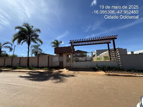 Vende-se em Cidade Ocidental-GO  apto, 49.84 de área total, 47.95 de área privativa,  2_qto(s), varanda, a.serv, WC, 1_sala(s), cozinha, 1_vaga(s) de garagem.