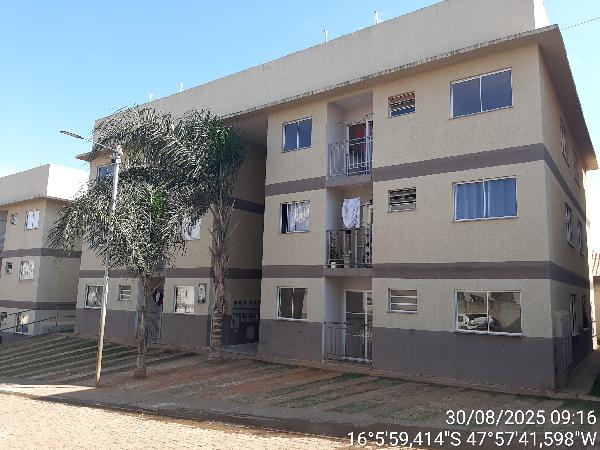 Vende-se em Cidade Ocidental-GO  apto, 93.67 de área total, 53.86 de área privativa,  2_qto(s), WC, 1_sala(s), cozinha, 1_vaga(s) de garagem.