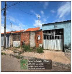 Vende-se em Cocalzinho De Goias-GO  Casa, 47.50 de área privativa, 180.00 de área do terreno,  2_qto(s), WC, 1_sala(s), cozinha.
