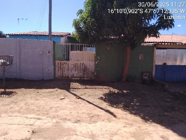 Vende-se em Luziania-GO  Casa, 62.22 de área total, 62.22 de área privativa, 180.00 de área do terreno,  2_qto(s), varanda, a.serv, WC, 1_sala(s), cozinha, 1_vaga(s) de garagem.