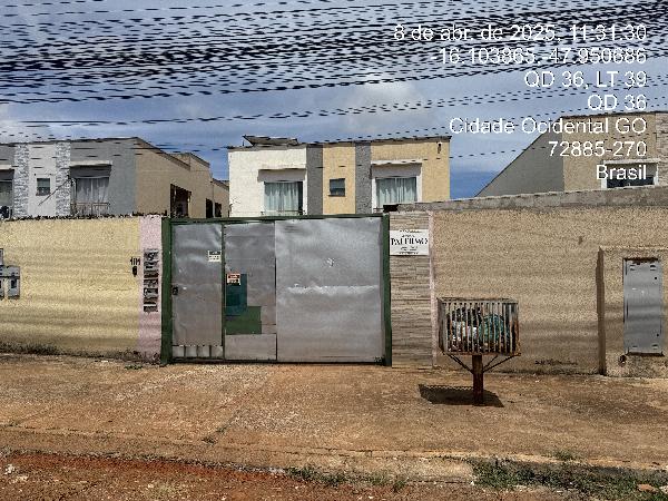 Vende-se em Cidade Ocidental-GO  apto, 75.99 de área total, 44.83 de área privativa,  2_qto(s), a.serv, WC, 1_sala(s), cozinha, 1_vaga(s) de garagem.