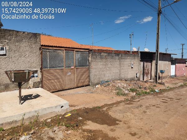 Vende-se em Cocalzinho De Goias-GO  Casa, 51.12 de área privativa, 180.00 de área do terreno,  2_qto(s), a.serv, WC, 1_sala(s), cozinha, 1_vaga(s) de garagem.