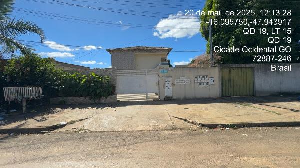 Vende-se em Cidade Ocidental-GO  apto, 85.33 de área total, 51.61 de área privativa,  2_qto(s), a.serv, WC, 1_sala(s), cozinha, 1_vaga(s) de garagem.