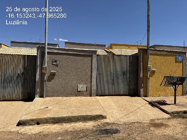 Vende-se em Luziania-GO  Casa, 80.05 de área total, 80.05 de área privativa, 150.00 de área do terreno,  2_qto(s), a.serv, WC, 1_sala(s), cozinha, 1_vaga(s) de garagem.