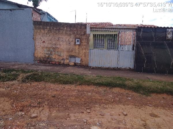 Vende-se em Luziania-GO  Casa, 55.77 de área total, 55.77 de área privativa, 180.00 de área do terreno,  2_qto(s), varanda, a.serv, WC, 1_sala(s), cozinha, 1_vaga(s) de garagem.