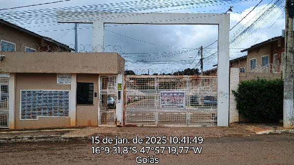 Vende-se em Luziania-GO  apto, 48.04 de área total, 44.23 de área privativa,  2_qto(s), a.serv, WC, 1_sala(s), cozinha, 1_vaga(s) de garagem.