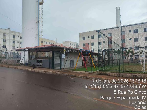 Vende-se em Luziania-GO  apto, 91.30 de área total, 46.23 de área privativa,  2_qto(s), a.serv, WC, 1_sala(s), cozinha.