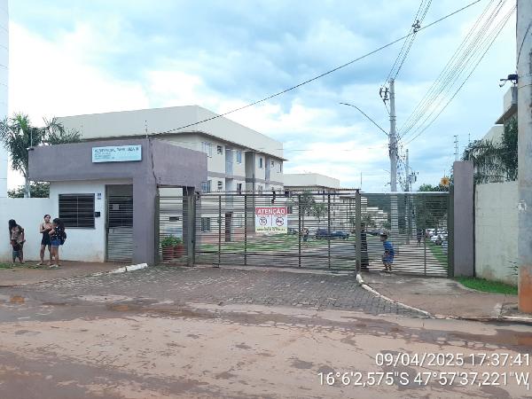 Vende-se em Cidade Ocidental-GO  apto, 93.67 de área total, 53.86 de área privativa,  2_qto(s), varanda, a.serv, WC, 1_sala(s), cozinha, 1_vaga(s) de garagem.