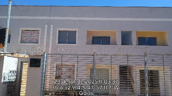 Vende-se em Cidade Ocidental-GO  apto, 71.02 de área total, 50.06 de área privativa,  2_qto(s), a.serv, WC, 1_sala(s), cozinha, 1_vaga(s) de garagem.