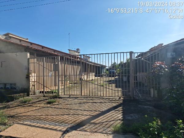 Vende-se em Luziania-GO  Casa, 53.64 de área privativa, 120.00 de área do terreno,  2_qto(s), WC, 1_sala(s), cozinha, 1_vaga(s) de garagem.