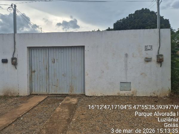 Vende-se em Luziania-GO  Casa, 69.65 de área total, 69.65 de área privativa, 180.00 de área do terreno,  2_qto(s), varanda, a.serv, WC, 1_sala(s), cozinha, 1_vaga(s) de garagem.