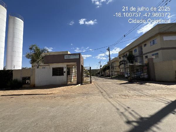 Vende-se em Cidade Ocidental-GO  apto, 53.86 de área total, 53.86 de área privativa,  2_qto(s), a.serv, WC, 1_sala(s), cozinha, 1_vaga(s) de garagem.