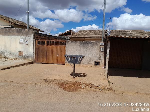 Vende-se em Luziania-GO  Casa, 54.65 de área total, 54.65 de área privativa, 180.00 de área do terreno,  2_qto(s), a.serv, WC, 1_sala(s), cozinha, 1_vaga(s) de garagem.