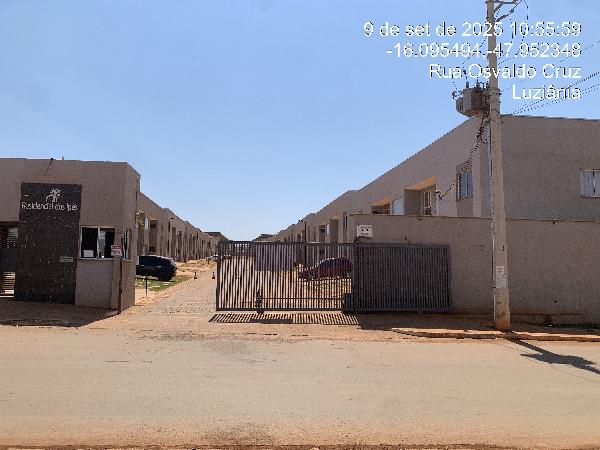 Vende-se em Cidade Ocidental-GO  apto, 105.04 de área total, 53.54 de área privativa,  2_qto(s), WC, 1_sala(s), cozinha, 1_vaga(s) de garagem.