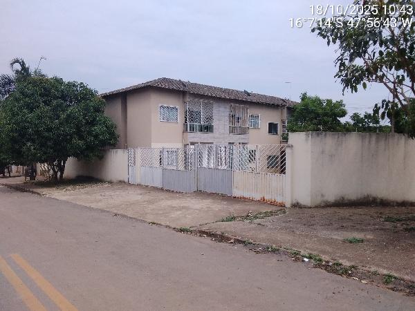 Vende-se em Cidade Ocidental-GO  apto, 71.81 de área total, 50.83 de área privativa,  2_qto(s), varanda, a.serv, WC, 1_sala(s), cozinha, 1_vaga(s) de garagem.