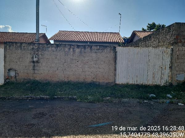 Vende-se em Cocalzinho De Goias-GO  Casa, 51.12 de área total, 51.12 de área privativa, 180.00 de área do terreno,  2_qto(s), WC, 1_sala(s), cozinha.