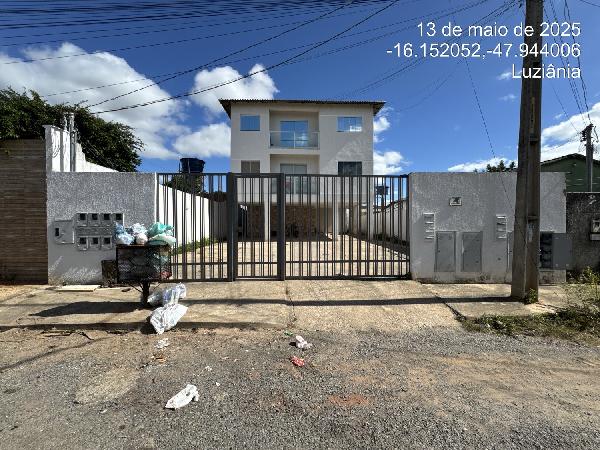 Vende-se em Luziania-GO  apto, 52.18 de área total, 52.18 de área privativa,  2_qto(s), a.serv, WC, 1_sala(s), cozinha, 1_vaga(s) de garagem.