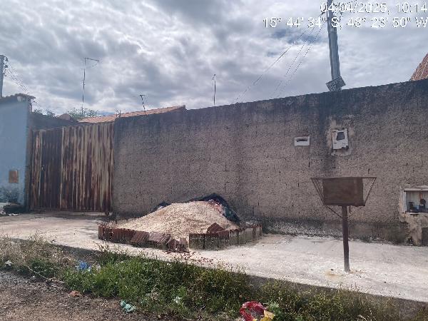 Vende-se em Cocalzinho De Goias-GO  Casa, 51.12 de área total, 51.12 de área privativa, 180.00 de área do terreno,  2_qto(s), WC, 1_sala(s), cozinha.