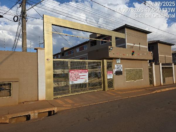 Vende-se em Cidade Ocidental-GO  apto, 81.49 de área total, 44.77 de área privativa,  2_qto(s), a.serv, WC, 1_sala(s), cozinha, 1_vaga(s) de garagem.