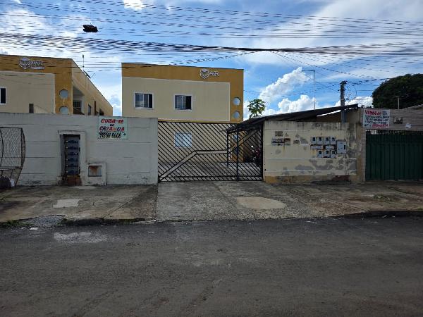 Vende-se em Cidade Ocidental-GO  apto, 84.14 de área total, 46.74 de área privativa,  2_qto(s), a.serv, WC, 1_sala(s), cozinha, 1_vaga(s) de garagem.
