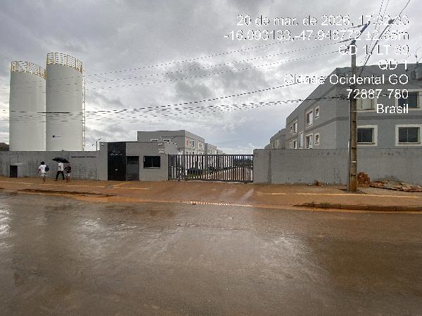 Vende-se em Cidade Ocidental-GO  apto, 98.20 de área total, 52.89 de área privativa,  2_qto(s), a.serv, WC, 1_sala(s), cozinha.