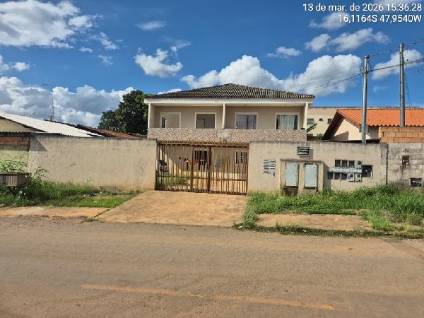 Vende-se em Cidade Ocidental-GO  apto, 89.98 de área total, 52.00 de área privativa,  2_qto(s), WC, 1_sala(s), cozinha, 1_vaga(s) de garagem.