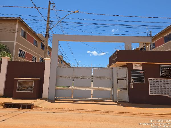 Vende-se em Cidade Ocidental-GO  apto, 81.49 de área total, 44.77 de área privativa,  2_qto(s), a.serv, WC, 1_sala(s), cozinha, 1_vaga(s) de garagem.