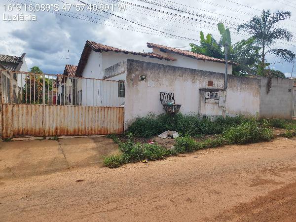 Vende-se em Luziania-GO  Casa, 65.20 de área privativa, 120.00 de área do terreno,  2_qto(s), varanda, WC, 1_sala(s), cozinha, 1_vaga(s) de garagem.