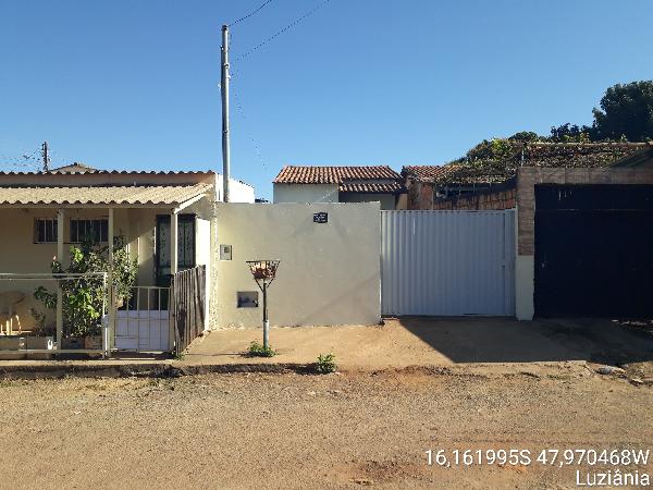 Vende-se em Luziania-GO  Casa, 61.16 de área total, 61.16 de área privativa, 180.00 de área do terreno,  2_qto(s), varanda, WC, 1_sala(s), cozinha, 1_vaga(s) de garagem.