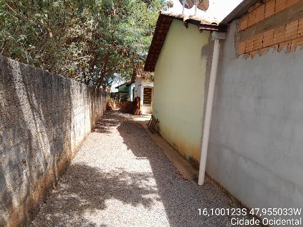 Vende-se em Cidade Ocidental-GO  Casa, 54.33 de área total, 54.33 de área privativa, 120.00 de área do terreno,  2_qto(s), a.serv, WC, 1_sala(s), cozinha.