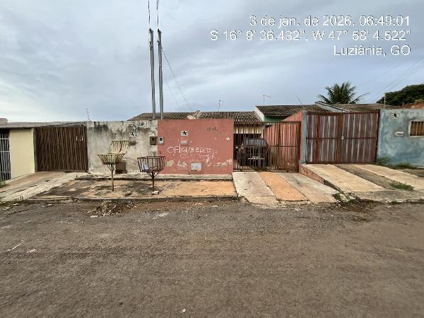Vende-se em Luziania-GO  Casa, 69.54 de área total, 69.54 de área privativa, 180.00 de área do terreno,  2_qto(s), a.serv, WC, 1_sala(s), cozinha, 1_vaga(s) de garagem.