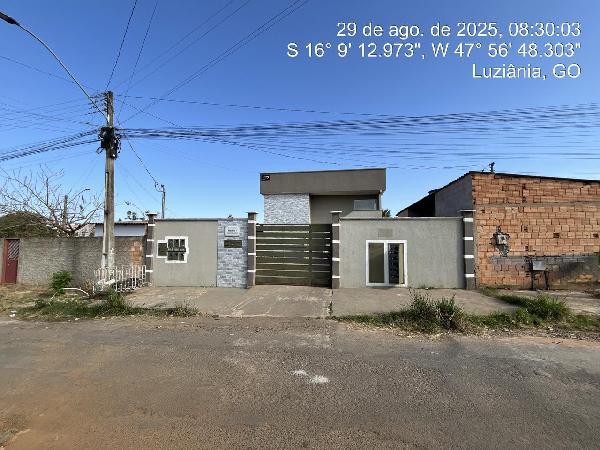 Vende-se em Luziania-GO  apto, 66.64 de área total, 53.55 de área privativa,  2_qto(s), a.serv, WC, 1_sala(s), cozinha, 1_vaga(s) de garagem.