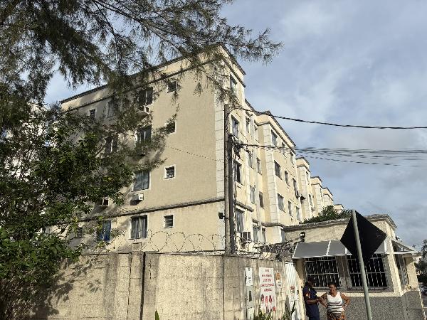 Vende-se em Rio De Janeiro-RJ  apto, 44.00 de área total, 44.00 de área privativa,  2_qto(s), WC, 1_sala(s), cozinha.