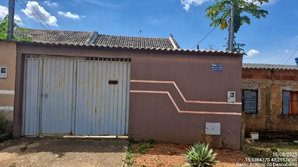 Vende-se em Santo Antonio Do Descoberto-GO  Casa, 69.30 de área total, 69.30 de área privativa, 180.00 de área do terreno,  2_qto(s), a.serv, WC, 1_sala(s), cozinha.