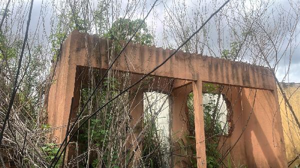 Vende-se em Santo Antonio Do Descoberto-GO  Casa, 69.03 de área total, 69.03 de área privativa, 518.40 de área do terreno,  2_qto(s), a.serv, WC, 1_sala(s), cozinha, 1_vaga(s) de garagem.
