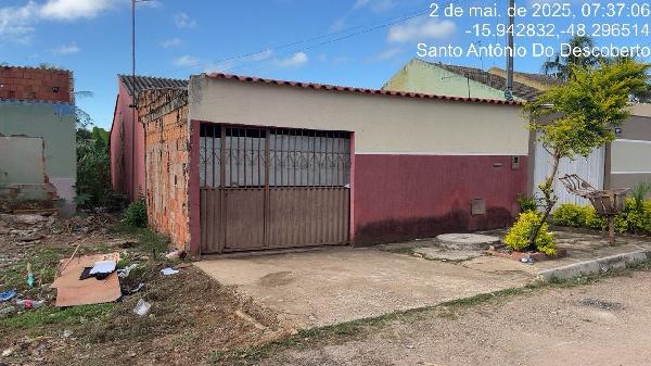 Vende-se em Santo Antonio Do Descoberto-GO  Casa, 59.00 de área total, 59.00 de área privativa, 225.00 de área do terreno,  2_qto(s), varanda, a.serv, WC, 1_sala(s), cozinha, 1_vaga(s) de gara