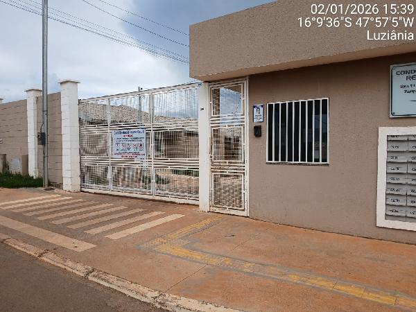 Vende-se em Luziania-GO  Casa, 99.29 de área total, 54.50 de área privativa, 125.07 de área do terreno,  2_qto(s), varanda, a.serv, WC, 1_sala(s), cozinha, 1_vaga(s) de garagem.