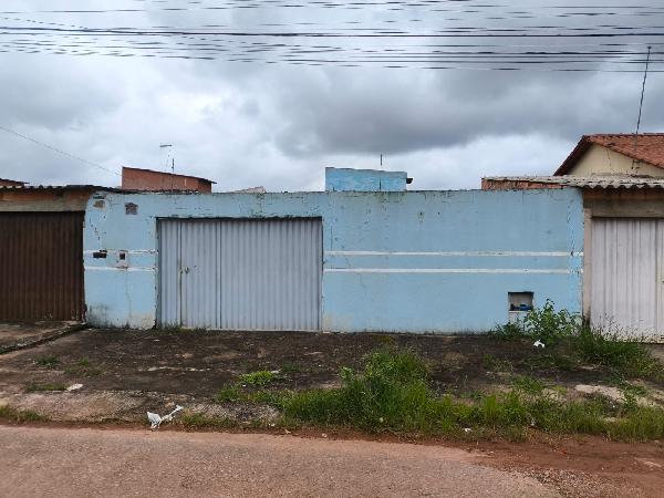 Vende-se em Santo Antonio Do Descoberto-GO  Casa, 59.04 de área privativa, 219.42 de área do terreno,  2_qto(s), varanda, a.serv, WC, 1_sala(s), cozinha.
